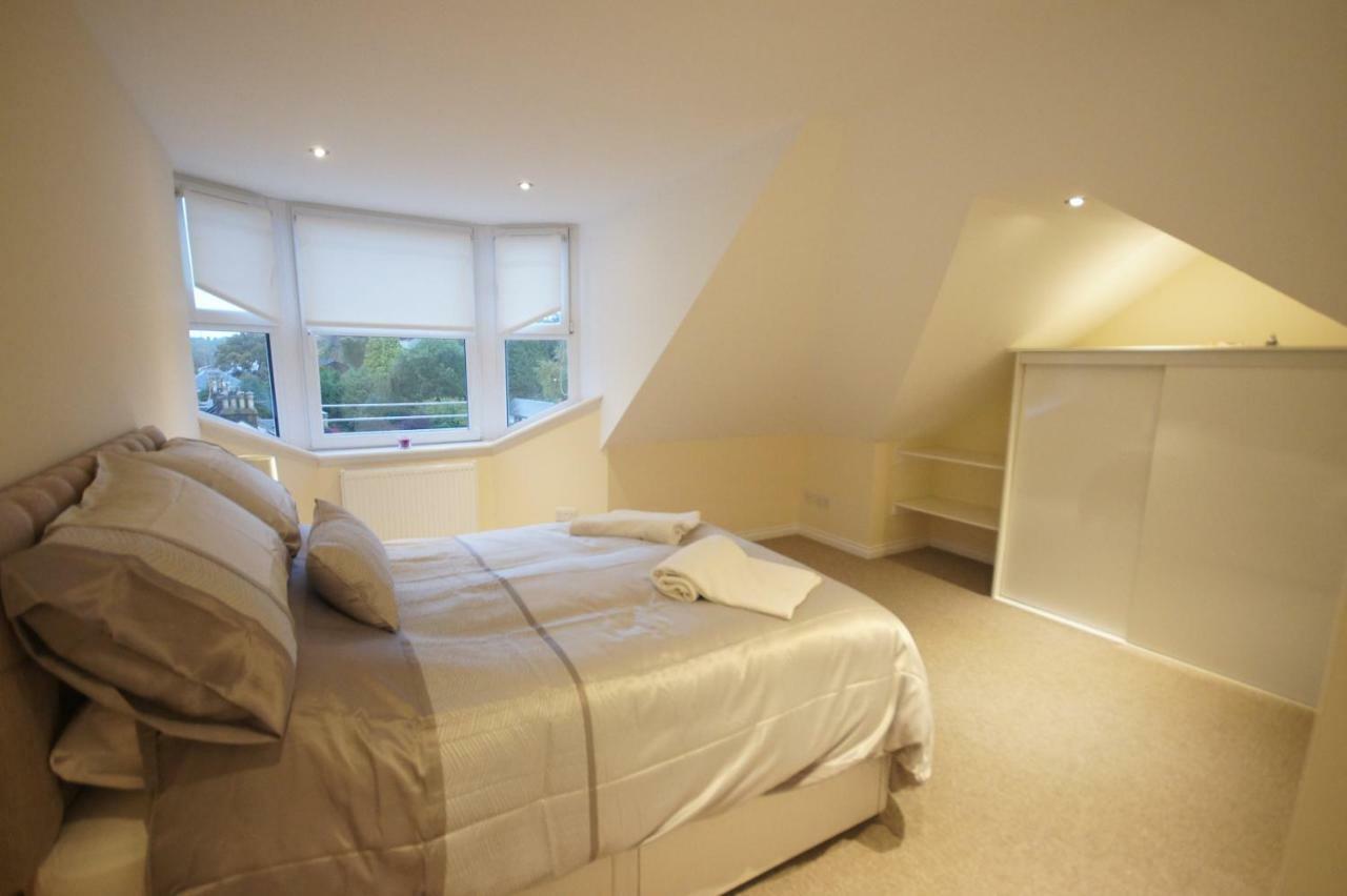 Modern, Cosy Apartment In Bearsden With Private Parking Glasgow Extérieur photo